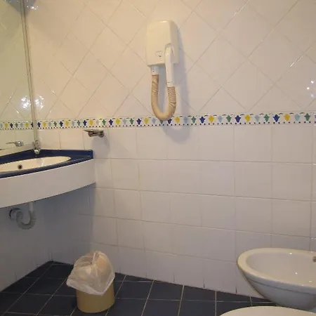 Azzolini 3*